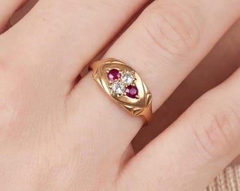 Anillo antiguo victoriano de rubí y diamante talla antigua en oro amarillo de 9k