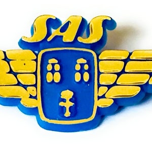 Vintage 1980&#39;s SAS SCANDINAVIAN AIRLINES Pilot Plastic Kiddie Wings Pin
