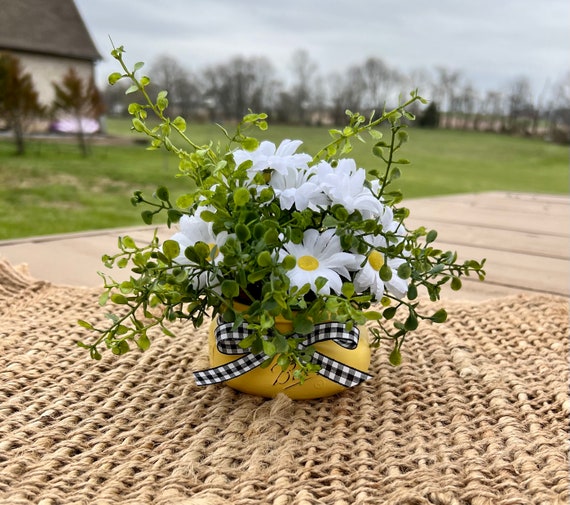 Boxwood Daisy Decor, Mason Jar Boxwood Decor, Mason Jar Daisy Centerpiece,  Jars With Greenery, Farmhouse Decor, Petite Flower Arrangement 