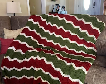 Manta de chevron de gran tamaño en verde oliva, marfil y rojo intenso, ropa de cama de dormitorio, regalo de bienvenida, aghan a rayas, manta hecha a mano