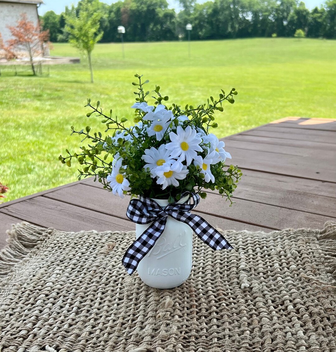 Boxwood Daisy Decor, Mason Jar Boxwood Decor, Mason Jar Daisy