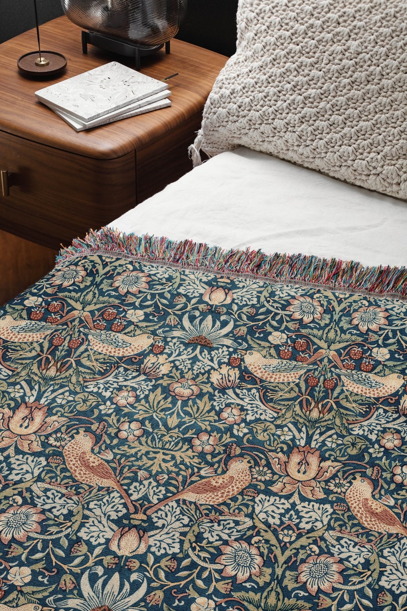 William Morris Strawberry Thief Woven Blanket, Vintage Bird Pattern, Sofa Throw Blanket, Couch Blanket, Jacquard Tapestry Fringe, Cotton zdjęcie 1