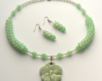 Light Green and White Flower Necklace and Earrings