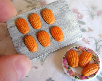 Miniature Madeleine cookies for Dollhouse