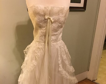 Stunning 1950s Ivory Strapless Cupcake Wedding or Prom Dress With 