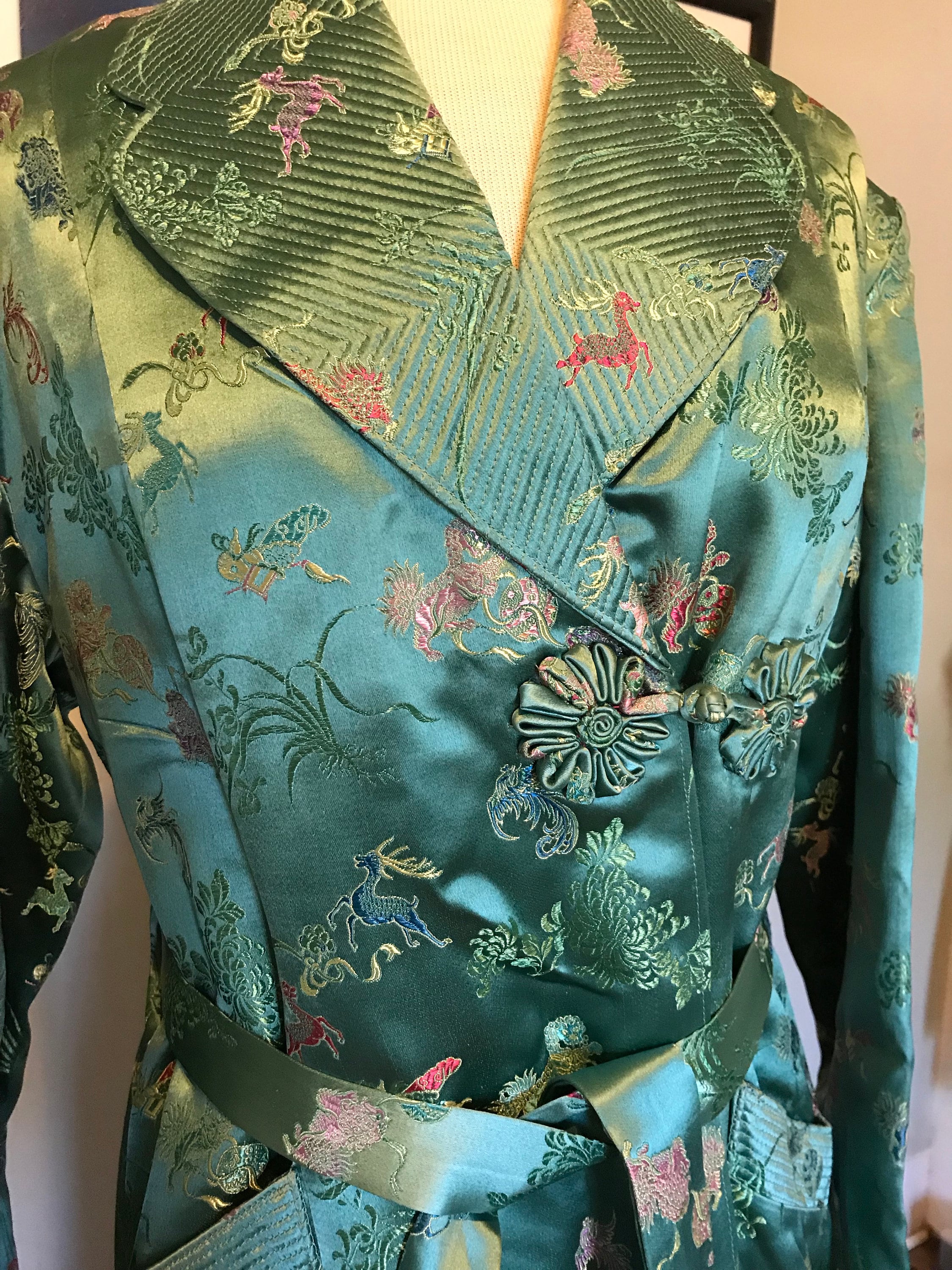 Beautiful Sea Green Mid-century Silk Chinese Robe With Beautiful Sea Green Mid-century Silk Chinese Robe With