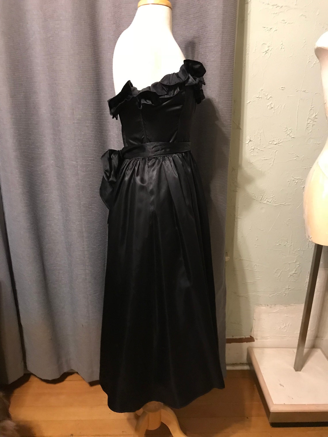 80s Gunne Sax Strapless Goth  Prom  Queen  Dress with Built 