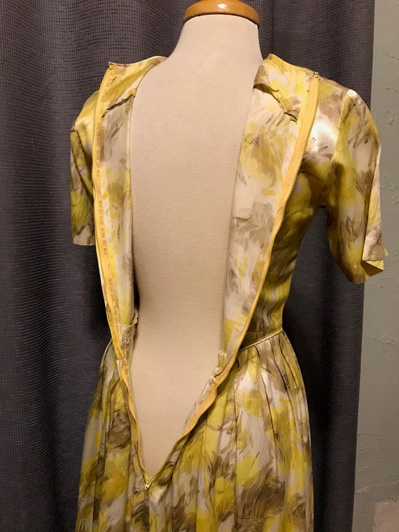 Sweet Late 50s - Early 60s Abstract Yellow Floral… - image 9