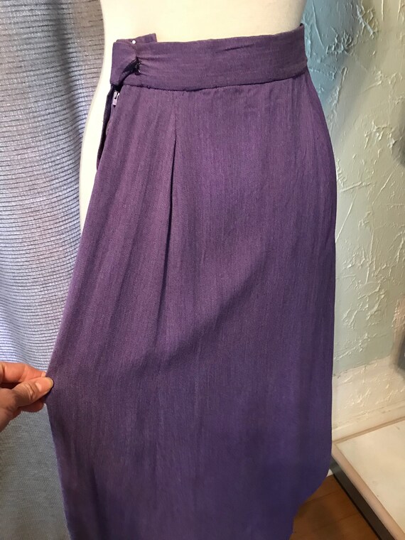 TINY Alert!  Sweet 40s Purple Straight Skirt in M… - image 9