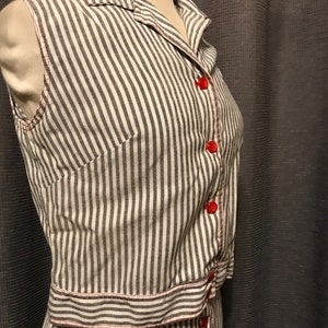 Adorable 80s, 80s Does 50s JD Style!, Robbie Bee Pin Striped, Button Down Skirt and Top Set in Grey and White with Red Buttons - Small 27&quot;