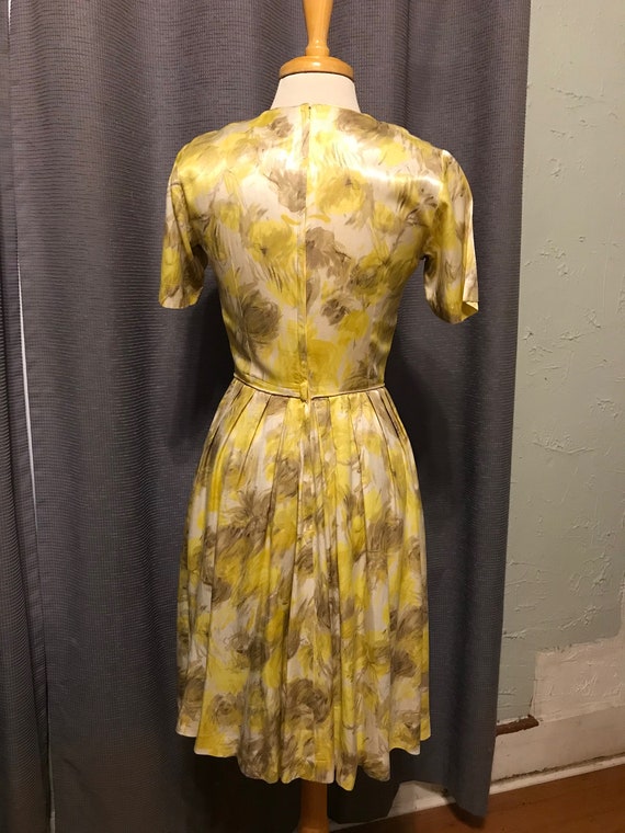 Sweet Late 50s - Early 60s Abstract Yellow Floral… - image 7