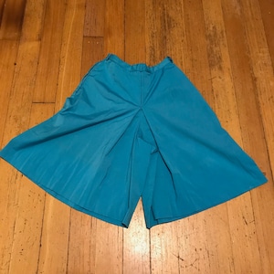 Early 60s Turquoise Blue Culotte Skorts/Shorts/Skirt by Majestic, One Pocket, Faint Line Where Hem was Lowered - XS, 25 1/2” Waist - VFG