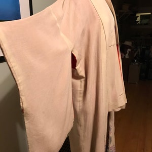 Mid-Century Japanese Kimono Robe done in gorgeous Greyish-Taupe Silk/Rayon Crepe, lined in Red Pongee Raw Silk Decorated with Cranes image 4