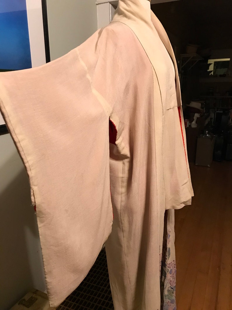 Mid-Century Japanese Kimono Robe done in gorgeous Greyish-Taupe Silk/Rayon Crepe, lined in Red Pongee Raw Silk Decorated with Cranes image 4