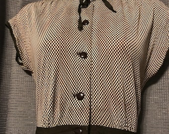 Brown and White Checked 40s Button Down Dress with Neck Tie, Grosgrain Ribbon at Waist, Front Peplum - XXS/XS (Slightly As-Is) - VFG