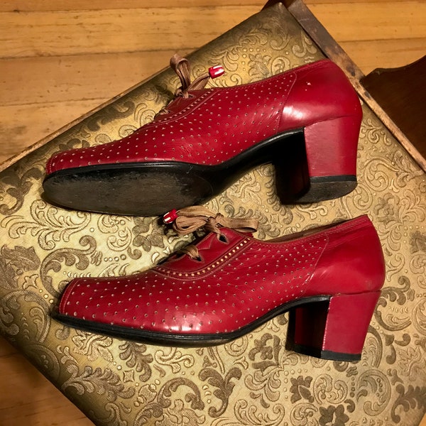 30s - 40s Open Toe Perforated Lace-Up Red Oxford with Small Heel by The Foot Saver, Toggles on Laces - Narrow US Size 7