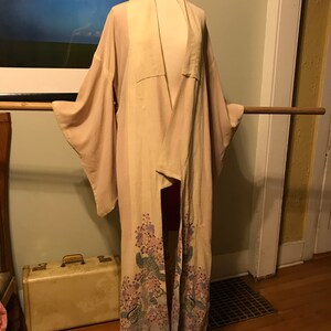 Mid-Century Japanese Kimono Robe done in gorgeous Greyish-Taupe Silk/Rayon Crepe, lined in Red Pongee Raw Silk Decorated with Cranes image 8