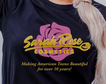 Sarah Rose Cosmetics - Drop Dead Gorgeous unisex T-shirt - Funny Movie Graphic Tshirt -  Cult Classic T shirt