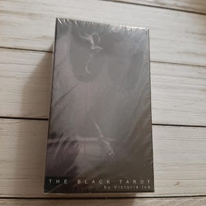Neue Fabrik versiegelt The Black Tarot Deck Abstrakte emotionale Kunst. Von Victoria Iva, 78 Karten, Kartengröße 5,5 x 10 cm