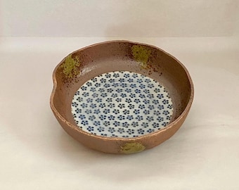 Bol japonés para servir con diseño azul y blanco