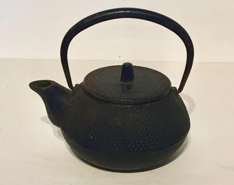 日本製ヴィンテージ小型鋳鉄ケトル南部鉄器鉄瓶、金属工芸品