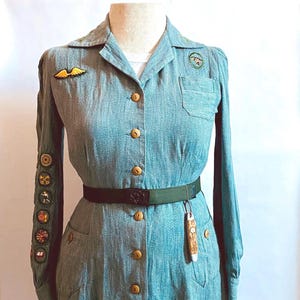 USA 1940’s Girl Scout Dress, Belt, Book & Pocket Knife Memorabilia