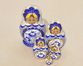 Russian Matryoshka Wooden Nesting Dolls