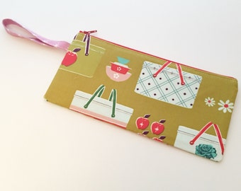 wristlet, zipper pouch, zip pouch, pencil case, pencil pouch, cosmetic pouch, purse organizer, travel organizer, bag organizer, gift for her