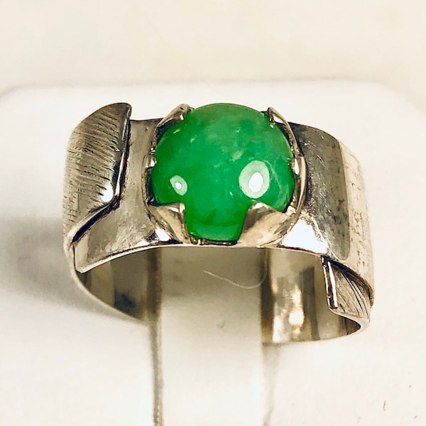 Ring Chrysoprase vivid green Cabochon, Sterling silver, Hand fabricated, Artisan, One-of-a-Kind