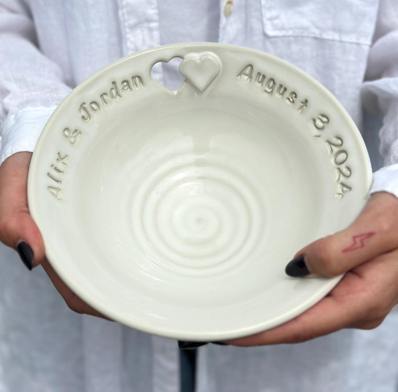 Personalized bride and groom wedding name bowl, custom wedding stoneware name date 9th anniversary gift, handmade ceramic engagement bowl image 1
