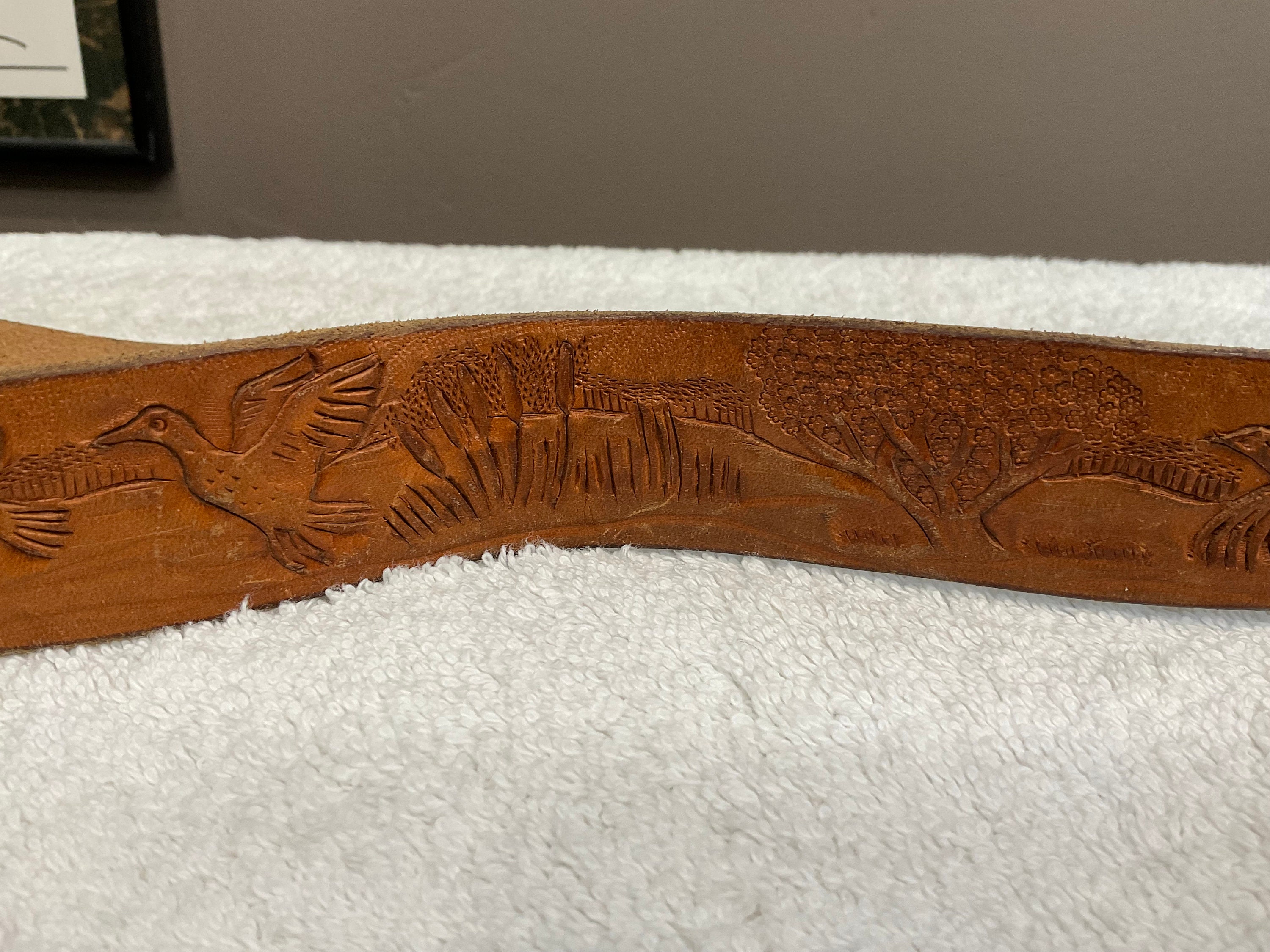Vintage Handmade Genuine Tooled Leather Belt with Birds Size 30 Vintage Tooled Soft Leather Belt With Hunter & Bird  main image 4