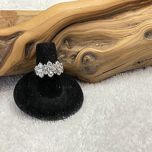 EXTREMELY Ultra Realistic Channel Set 17 Round Cubic Zirconia (CZ's) Non-Magnetic Silver Plated Engagement Ring ~ Size 6 ~ Must See!!