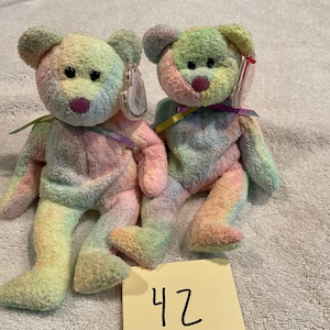 Lot Of 2 Vintage Retired Ty &quot;GROOVY&quot; Beanie Babies ~ Date Of Birth: January 10, 1999 ~ PE PELLETS ~ 8&quot; Tall ~ Near Mint Condition!