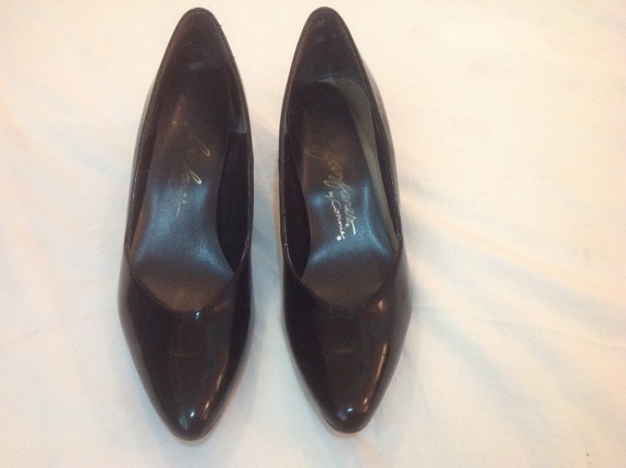 1970's Fanfare Black Leather Shoes, Size 8.