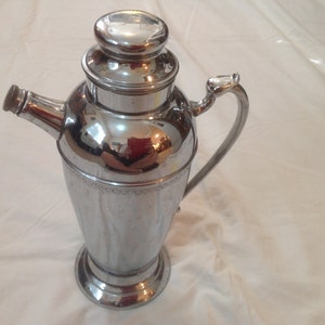 Vintage 1960&#39;s Chrome Plated Coffee/Tea Pot, Farmhouse Kitchen Decor.