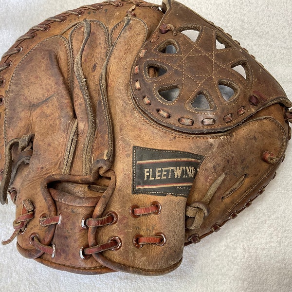 1960's Era FLEETWING Made In Japan Leather Catchers Mitt ~ Registered Professional Multi Flex Form Pocket ~