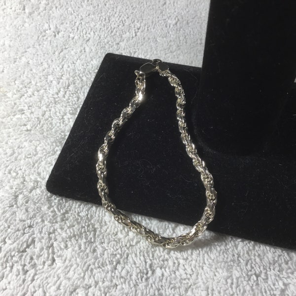 1990's Near Mint Italian .925 Sterling Silver Wrist Rope Chain/Bracelet With Lobster Claw Closure 8 Grams.