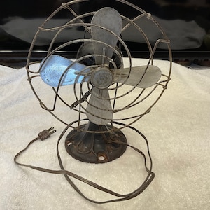 1950&#39;s Era Small 8&quot; 4 Blade Montgomery Ward Alternating Current Fan ~ 115V 60 Cycle ~