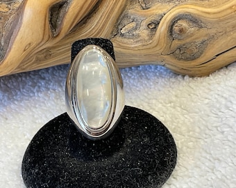 Sterling Silver .925 Mother Of Pearl Ring Stamped/Marked &quot;ASJ 925 THAILAND&quot;~ Size 6 ~ 11 Grams ~ Outstanding Condition!! ~