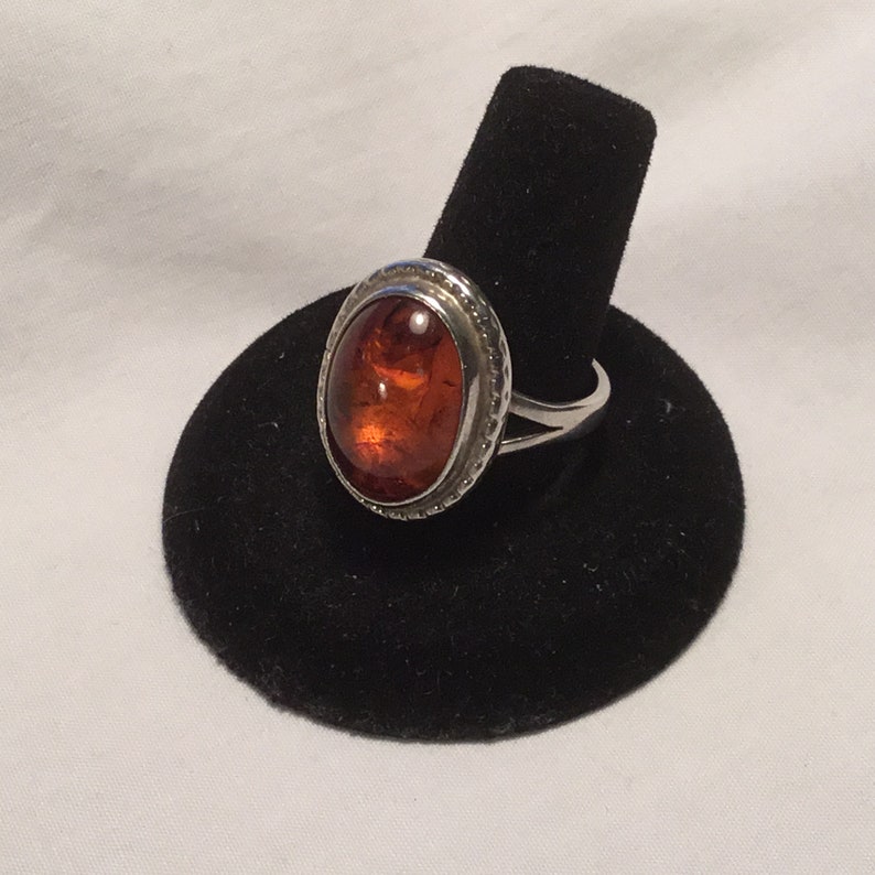 Beautiful Vintage 1980/'s Sterling Silver Amber Ring Size 10 Weighs 9 Grams.