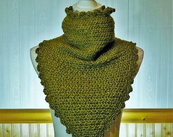 Medieval scalloped crochet bandana