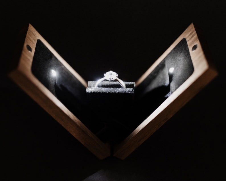 custom ring box with light