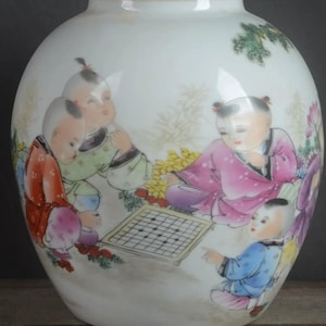 Fine Chinese Antique Collectable Art Hand Famille Rose Porcelain Boy Pot