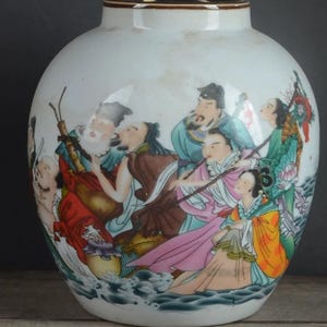 Fine Chinese Antique Collectable Art Hand Famille Rose Porcelain Figure Pot