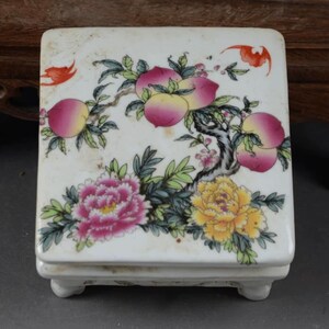 Fine Chinese Antique Collectable Art Hand Famille Rose Porcelain Peach Stool