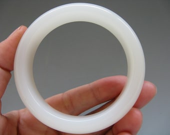 Bonito Natural pulsera Jade chino blanco (56mm de diámetro interno) libre nave NAJTB36