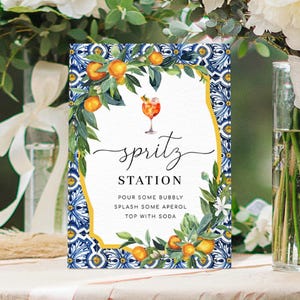 Druckbare Spritz Station Schild, Positano Blue Tile Oranges Alkohol Spritz Cocktail Schild, Hochzeit Cocktailbar Schild, Signature Drinks Schild