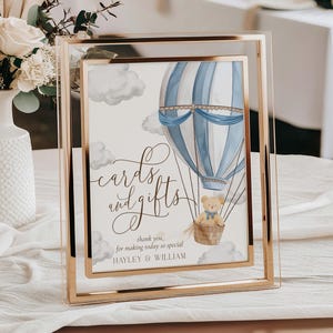 Modelo de placa para cartões e presentes para impressão, balão de ar quente do urso de pelúcia Bearly Wait, placa de mesa para presente de chá de bebê de menino, placa de chá de bebê de menino