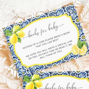 Carte de naissance livres pour baby shower, carreaux bleu Positano citrons, carte de demande de livre imprimable, baby shower sur le thème de la côte italienne d'Almalfi