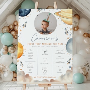 Tablero de hitos del primer cumpleaños, primer viaje alrededor del sol, póster imprimible del primer año del bebé, pancarta con fotos de hitos de los 12 meses, espacio exterior